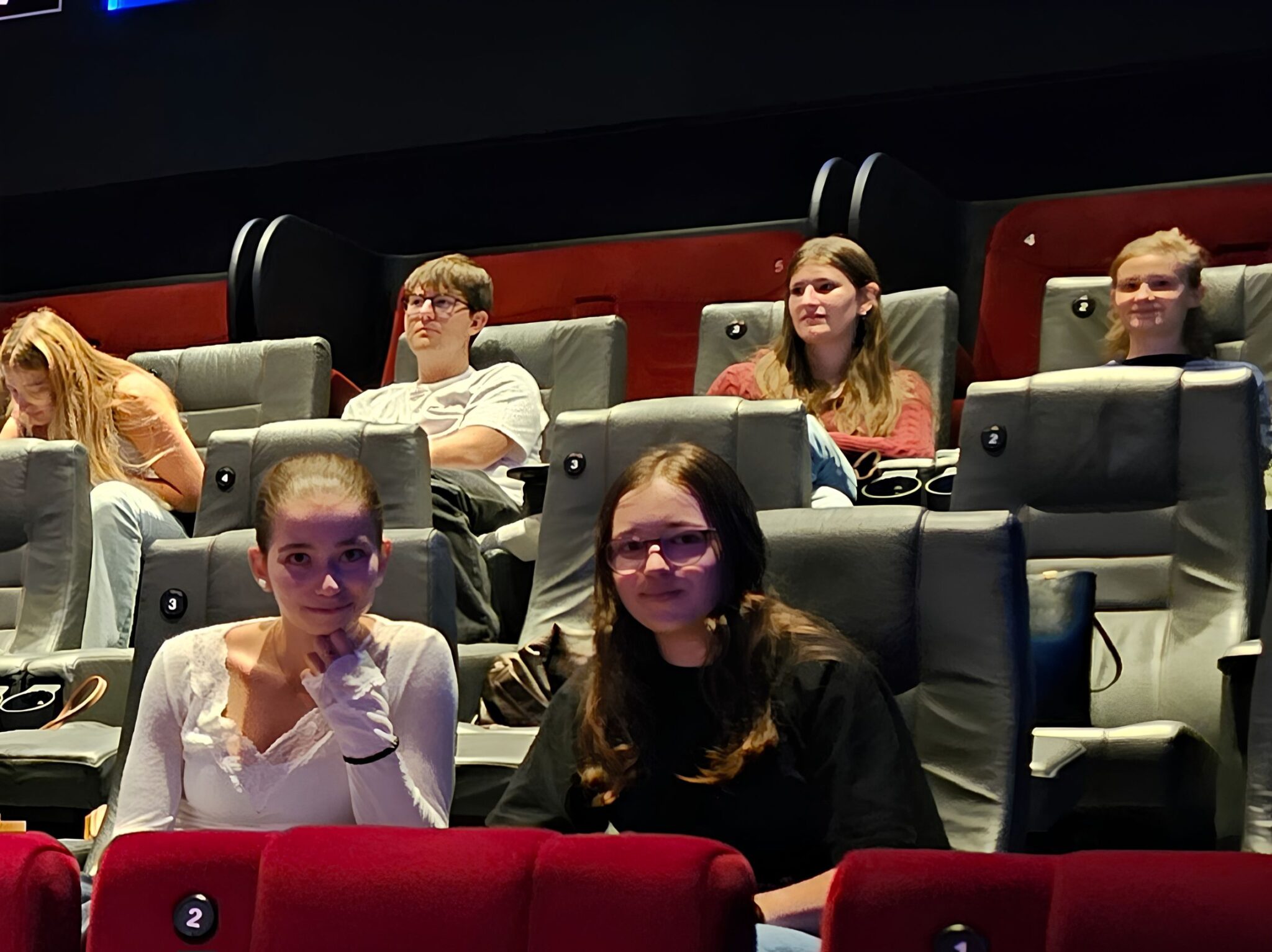 Jugendliche im Kino in Wien